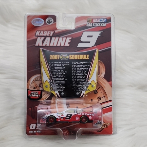 KASEY KAHNE #9 NASCAR 1:64 DIECAST CAR WITH HOOD MAGNET 2007 SCHEDULE NEXTEL CUP - Picture 1 of 14